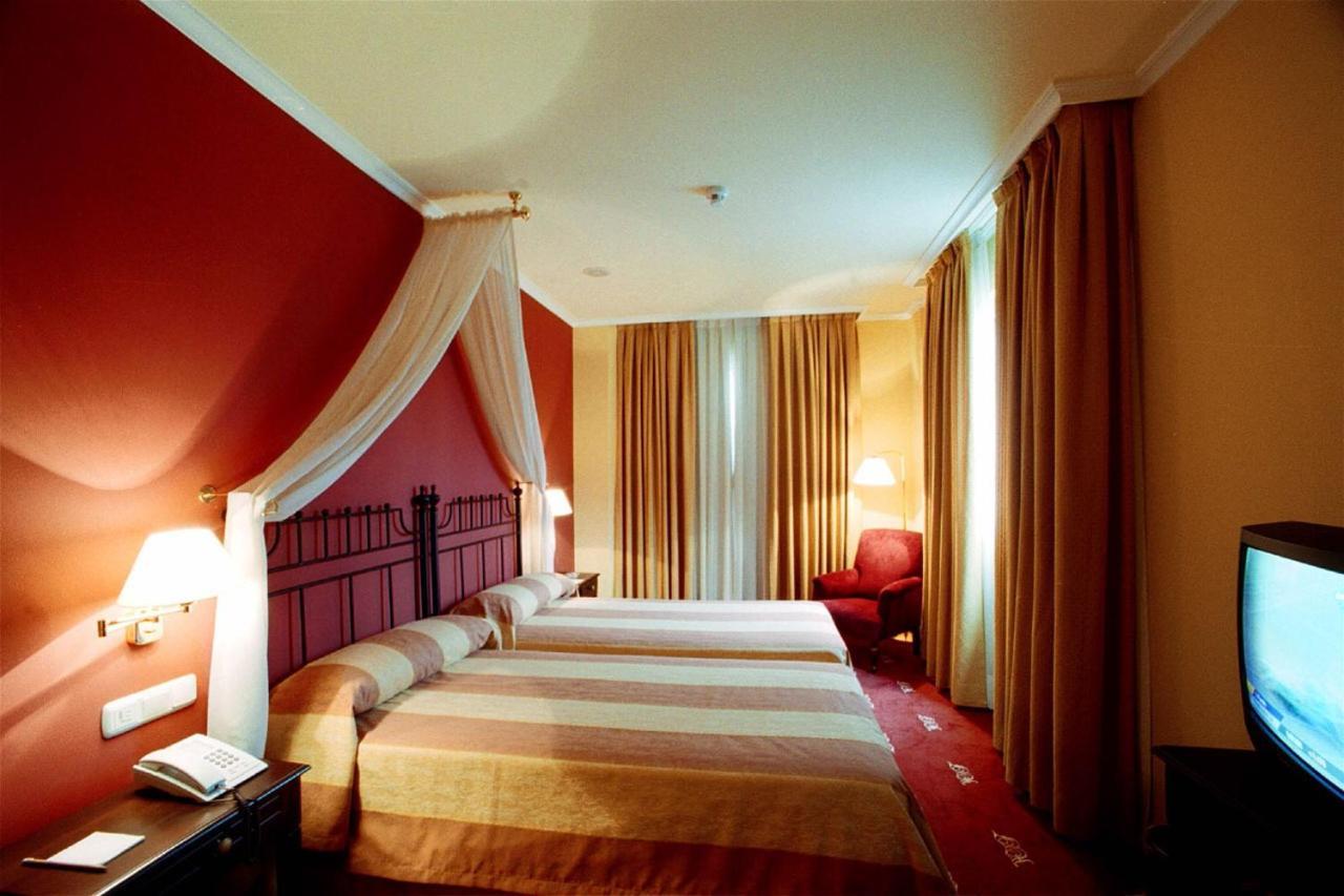 Hotel Fraga Do Eume A Capela Phòng bức ảnh